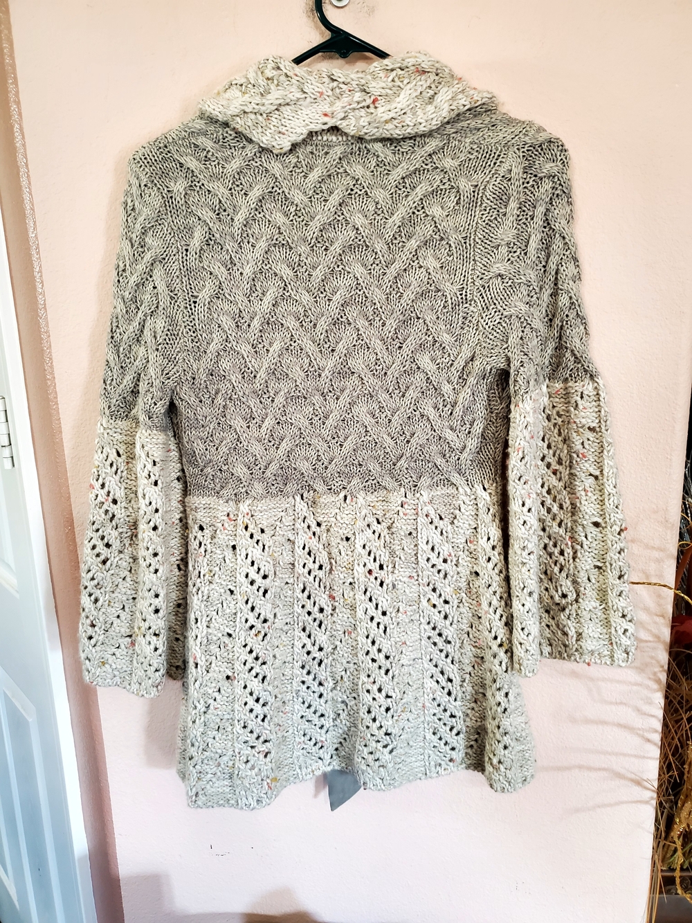 Anthropologie Guinevere Wool Blend Vtg Cream & Gray Cable Knit Cardigan S/Runs M - Picture 4 of 9